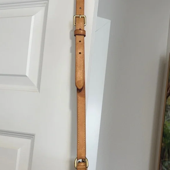 Louis Vuitton Monogram Canvas Shoulder Bag - Picture 10 of 17